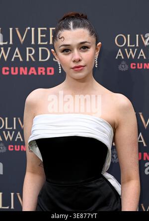 London, Großbritannien. April 2026. ISIS Hainsworth nahm 2026 an den Olivier Awards in der Royal Albert Hall teil. Quelle: Doug Peters/EMPICS/Alamy Live News Stockfoto