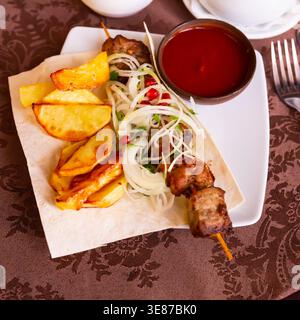 Gebratenes Schweinefleisch Schaschlik Stockfoto