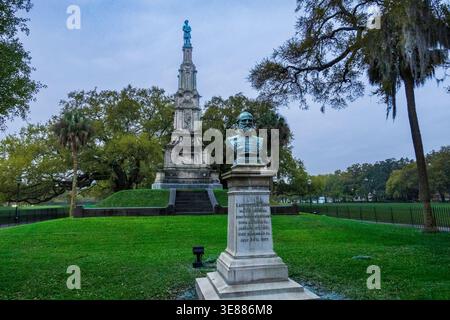 Savannah, GA - USA - 25. März 2026 das Civil war Memorial in Forsyth Park, Savannah, ist 42 Meter hoch. Sie wurde ursprünglich 1875 a eingeweiht Stockfoto