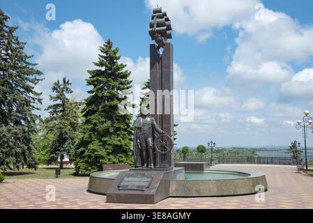 ASOW, RUSSLAND - 21. MAI 2025: Denkmal für Admiral Michail Petrowitsch Lazarew. Asow, Region Rostow Stockfoto