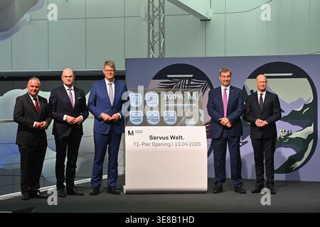 v.re: Jost LAMMERS (Vorstandsvorsitzender der Flughafen München GmbH). Markus SOEDER (Ministerpräsident Bayerns und Vorsitzender der CSU), Patrick SCHNIEDER (Bundesverkehrsminister), Albert FUERACKER (CSU, Minister für Finanzen und Heimatland), Christian SCHARPF. Stockfoto