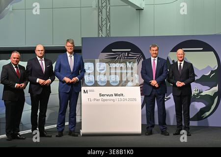 v.re: Jost LAMMERS (Vorstandsvorsitzender der Flughafen München GmbH). Markus SOEDER (Ministerpräsident Bayerns und Vorsitzender der CSU), Patrick SCHNIEDER (Bundesverkehrsminister), Albert FUERACKER (CSU, Minister für Finanzen und Heimatland), Christian SCHARPF. Stockfoto