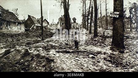 Frankreich - 1916 ; erster Weltkrieg an der Somme-Front zogen sich die französischen Truppen seit dem 7. Juli in Biaches zurück. Rathausplatz. Stockfoto