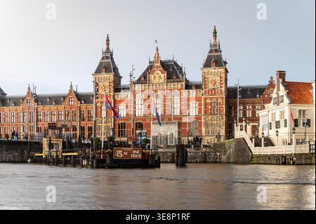 Hauptbahnhof in Amsterdam, Niederlande Stockfoto