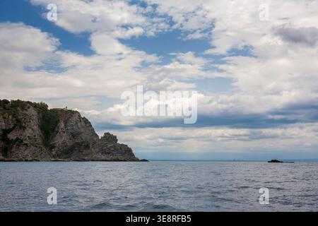 Capo Vaticano, Gemeinde Ricadi, Kalabrien, Italien, vom Meer aus Stockfoto