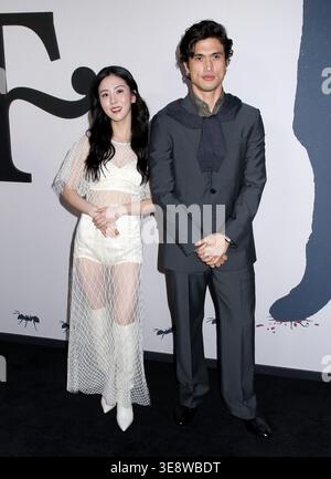 New York City, USA. April 2026. Seoyeon Jang und Charles Melton bei Netflix’s „Beef“ Staffel 2 New York Screening hielten am 15. April 2026 in New York City, NY, auf dem Regal Union Square ab © Steven Bergman/AFF-USA.COM Credit: AFF/Alamy Live News Stockfoto