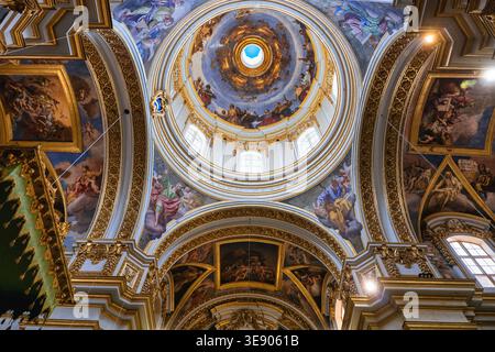 Innendecke der Metropolitan Cathedral of Saint Paul in Mdina, Malta. Stockfoto