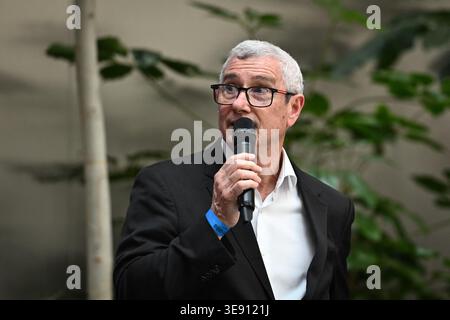 Paris, Frankreich. April 2026. Gilles Sezionale, Präsident des französischen Schwimmverbandes, spricht während einer Pressekonferenz für die Wassersport-Europameisterschaft am 16. April 2026 in Paris. Foto: Firas Abdullah/ABACAPRESS.COM Credit: Abaca Press/Alamy Live News Stockfoto