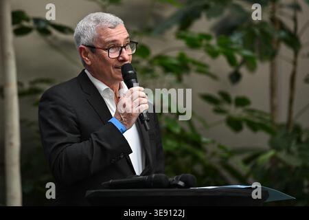 Paris, Frankreich. April 2026. Gilles Sezionale, Präsident des französischen Schwimmverbandes, spricht während einer Pressekonferenz für die Wassersport-Europameisterschaft am 16. April 2026 in Paris. Foto: Firas Abdullah/ABACAPRESS.COM Credit: Abaca Press/Alamy Live News Stockfoto