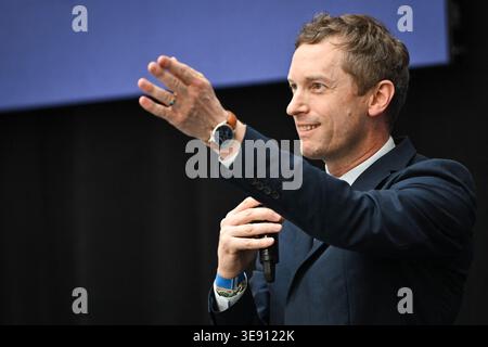 Paris, Frankreich. April 2026. Edouard Donnelly, Vorsitzender des französischen Nationalen Olympischen und Sportkomitees (CNOSF), spricht während einer Pressekonferenz für die Wassersport-Europameisterschaft am 16. April 2026 in Paris. Foto: Firas Abdullah/ABACAPRESS.COM Credit: Abaca Press/Alamy Live News Stockfoto