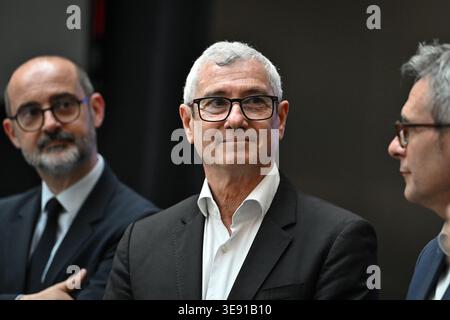 Paris, Frankreich. April 2026. Gilles Sezionale, Präsident des französischen Schwimmverbandes, blickt am 16. April 2026 auf eine Pressekonferenz für die Wassersportmeisterschaft in Paris. Foto: Firas Abdullah/ABACAPRESS.COM Credit: Abaca Press/Alamy Live News Stockfoto