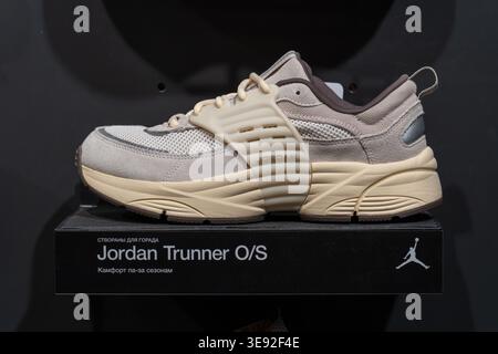 Jordan Trunner O/S Herrenschuhe im Nike Brand Store erhältlich. Minsk, Weißrussland - 30. März 2026 Stockfoto