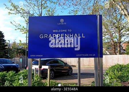 Grappenhall Manor Care Home Sign in Warrington, betrieben von Lovett Care, das Pflegeheime in England und Wales betreibt. Stockfoto