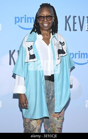 New York, USA. April 2026. Whoopi Goldberg nimmt am 16. April 2026 an der Sondervorführung „Kevin“ von Amazon Prime im Metrograph, New York, NY, Teil. (Foto: Anthony Behar/SIPA USA) Credit: SIPA USA/Alamy Live News Stockfoto