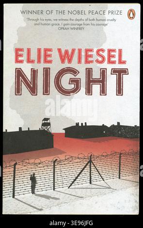 Gebrauchte Taschenbuch-Frontseite Nacht von Elie Wiesel 1. Veröffentlichung 1958 Frankreich, diese Penguin-Ausgabe 2008, UK Stockfoto