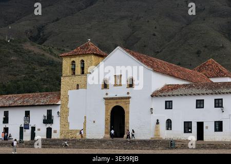 Villa de Leyva, Kolumbien - 03. Februar 2026. Hauptplatz der historischen Stadt Villa de Leyva im Departement Boyaca in Kolumbien Stockfoto