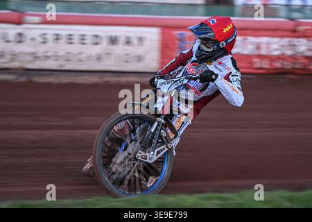 Jake Allen von Redcar Bears tritt am Freitag, den 17. April 2026, in der ECCO Arena in Middlesbrough in der zweiten Runde des Knockout Cup Quarter Final zwischen Redcar Bears und Edinburgh Monarchs vor. (Foto: Trevor Wilkinson | MI News) Credit: MI News & Sport /Alamy Live News Stockfoto
