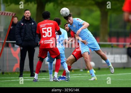 Almere - Trainer Ralph Hovestad von Jong Almere City FC, Aymane Bais von Almere City FC, Max de Ligt von Sparta Rotterdam während der Saison 2025/2026 Tweede Divisie. Das Spiel findet am 18. April 2026 im Sportpark Fanny Blankers-Koen in Almere, Niederlande, statt. (VK Sportphoto/Yannick Verhoeven) Stockfoto