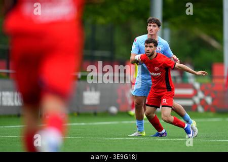 Almere - Aymane Bais von Almere City FC, Max de Ligt von Sparta Rotterdam während der Tweede Divisie Saison 2025/2026. Das Spiel findet am 18. April 2026 im Sportpark Fanny Blankers-Koen in Almere, Niederlande, statt. (VK Sportphoto/Yannick Verhoeven) Stockfoto