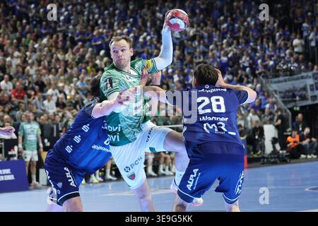 April 2026, Lanxess Arena, Köln, Deutschland, Lanxess Arena Köln, HBL, Lid FINAL4, Männer, 1. Halbfinale: TVB Lemgo Lippe vs. Füchse Berlin, im Bild: Mathias Gidsel (Füchse Berlin #19), im Duell gegen Frederik Simak (TBV Lemgo #8), Foto © Stockfoto
