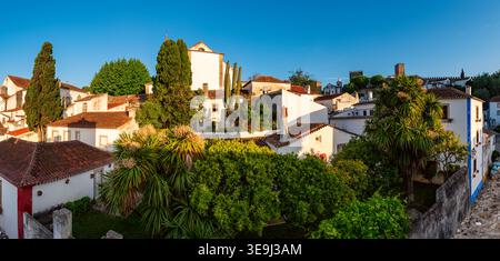 Blick auf die Straßen von Obidos, Leiria, Portugal, Panoramablick Stockfoto