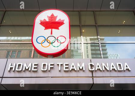 Toronto, Kanada - 17. April 2026: Diese bemerkenswerte Architektur von Toronto verkörpert durch ihre unverwechselbare, patriotische Atmosphäre Stockfoto