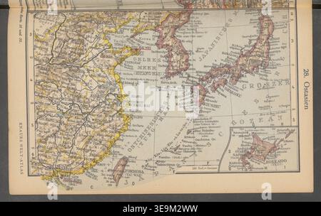 Knaurs Welt-Atlas (1928) war ein deutscher atlas, der die globale Geographie in Karten- und Tabellenform zusammenfasst. Das Archivbild dokumentiert einen historischen Fotodruck einer Seite aus dieser atlas-Ausgabe. Stockfoto