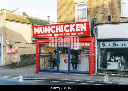 Restaurant mit gebratenem Huhn in Bromley, South London. Stockfoto