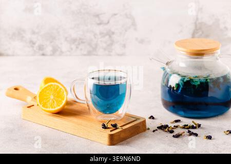 Bio-Blautee Anchan, Clitoria, Schmetterlingserbse. Stockfoto