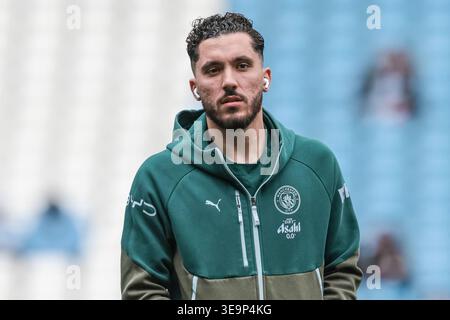 Manchester, Großbritannien. April 2026. Rayan Cherki aus Manchester City kommt während des Premier League-Spiels Manchester City gegen Arsenal am 19. April 2026 im Etihad Stadium, Manchester, Großbritannien (Foto: Mark Cosgrove/News Images) Credit: News Images LTD/Alamy Live News Stockfoto