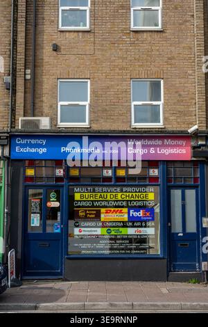 Worldwide Currency and Logistics Bureau de Change Shop in St Marys, Southampton, Hampshire, Großbritannien Stockfoto