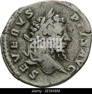 Die *Denar RIC 214* ist eine römische Denar-Münze, die während der Regierungszeit von Kaiser Carus (283–285 n. Chr.) geprägt wurde. Diese Münze, datiert auf 207 n. Chr., zeigt die Vorderseite mit einem Porträt von Carus. Stockfoto