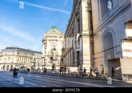 Palais Garnier Opera Garnier historische Oper. Paris Stadt alte Straße, Frankreich Haus Touristenzentrum. Reisen Sie Nach Frankreich. Gebäudearchitektur. Paris, Frankreich - 29. Oktober 2025 Stockfoto