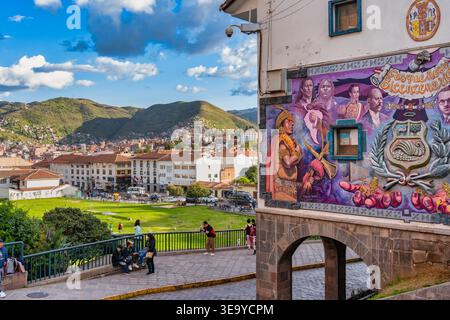 Cusco, Peru - 22. März 2025: Historisches Wandbild von Cusco in der Nähe des Stadtzentrums Stockfoto