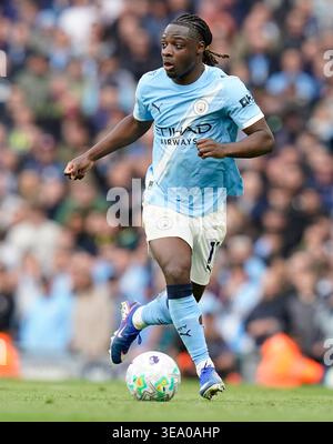 Manchester, Großbritannien. April 2026. Jeremy Doku von Manchester City während des Spiels Manchester City gegen Arsenal Premier League im Etihad Stadium, Manchester. Der Bildnachweis sollte lauten: Andrew Yates/Sportimage Credit: Sportimage Ltd/Alamy Live News Stockfoto