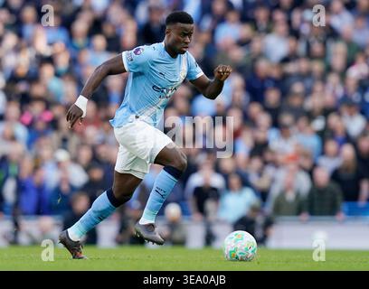 Manchester, Großbritannien. April 2026. Marc Guehi von Manchester City während des Spiels Manchester City gegen Arsenal Premier League im Etihad Stadium, Manchester. Der Bildnachweis sollte lauten: Andrew Yates/Sportimage Credit: Sportimage Ltd/Alamy Live News Stockfoto