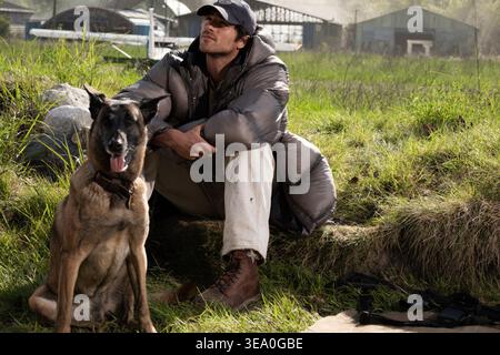 The Dog Stars ist ein post-apokalyptischer Science-Fiction-Film von Ridley Scott aus dem Jahr 2026, der von Mark L. Smith geschrieben wurde und auf dem Roman von Peter Heller aus dem Jahr 2012 basiert. Die Hauptrollen sind Jacob Elordi, Josh Brolin, Margaret Qualley, Allison Janney, Guy Pearce, und Benedict Wong. Stockfoto