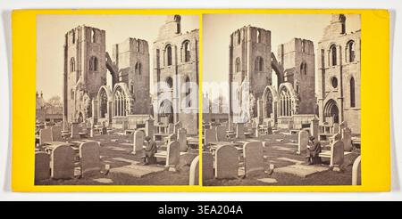 Elgin Cathedral – Querschiff und Türme von G. W. Wilson, Mitte des 19. Jahrhunderts, stereoskopische Ansicht der gotischen Ruine mit Grabsteinen im Vordergrund Stockfoto