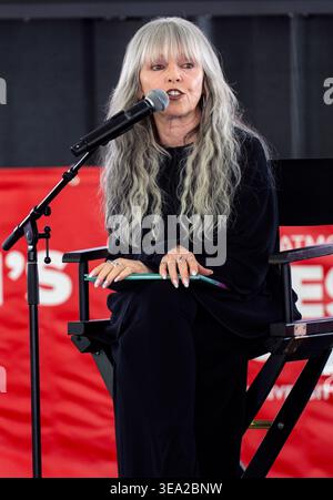 19. April 2026 – Los Angeles, Kalifornien, USA – PAT BENATAR spricht beim Los Angeles Times Festival of Books 2026 auf dem Campus der University of Southern California. (Credit Image: © Brian Cahn/ZUMA Press Wire) NUR REDAKTIONELLE VERWENDUNG! Nicht für kommerzielle ZWECKE! Stockfoto