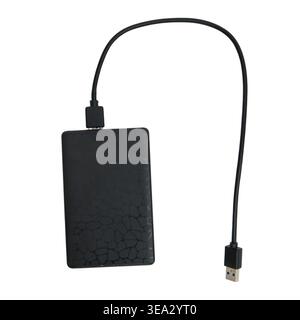 Externe Festplatte mit USB-Kabel verbunden. Schwarzes tragbares Speichergerät für Datenübertragung und Dateisicherung. Digitale Technologie-Ausrüstung auf Isolate Stockfoto