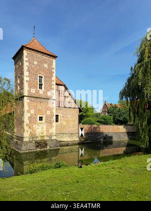 Schloss Huelshoff, Havixbeck, Nordrhein-Westfalen, Deutschland, Europa. Die Burg Huelshoff ist die typischste Wasserburg im Münsterland Ger Stockfoto