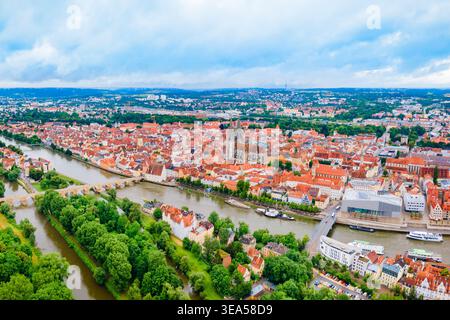 Regensburger Luftpanorama. Regensburg ist eine Stadt an der Donau in Bayern, Deutschland Stockfoto