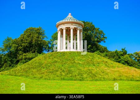 Monopteros, ein griechischer Tempel im Englischen Garten oder englischer Garten, ein großer öffentlicher Park im Zentrum von München, Bayern Stockfoto