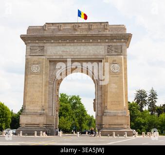 BUKAREST, RUMÄNIEN - 29. MAI, 2O23: Triumphbogen, Bukarest, Rumänien. Stockfoto
