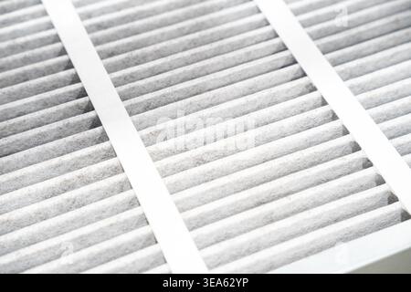 Nahaufnahme der Kohlenstoff-Luftfilterstruktur im Luftreiniger. Stockfoto