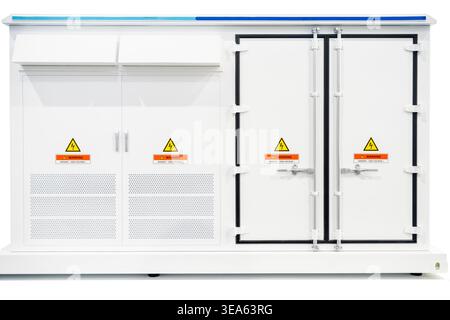 Eingangstür des Lagers für Tiefkühlprodukte mit moderner Wand in der Fabrik. Stockfoto