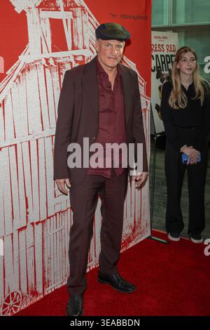 NEW YORK, NEW YORK – 21. APRIL: Woody Harrelson besucht die New Yorker Premiere der Animal Farm im Regal Battery Park am 21. April 2026 in New York City. Quelle: Ron Adar/Alamy Live News Stockfoto