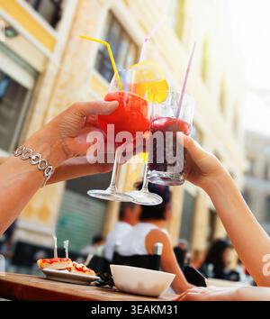 Alkohol, Toast, Beifall, Alkohole, Toast, Applaus Stockfoto