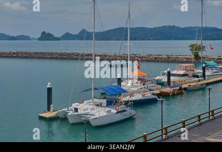 Langkawi Malaysia-18. April 2024: Ein Archipel von 99 Inseln im Nordwesten Malaysias, Ein UNESCO Global Geopark, Blick vom Resorts Word Langkawi Stockfoto