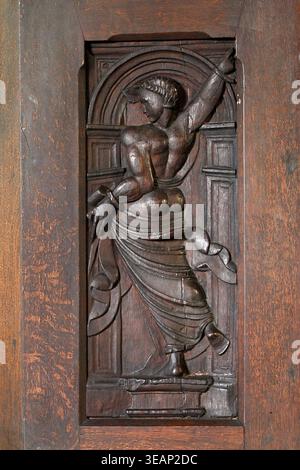 Eine der Tugenden, St. James Church. Kinnersley. Platte aus dem 16. Jahrhundert (ca. 1530er Jahre) auf der Kanzel, die als flämischer Mannierist bezeichnet wurde, Stockfoto